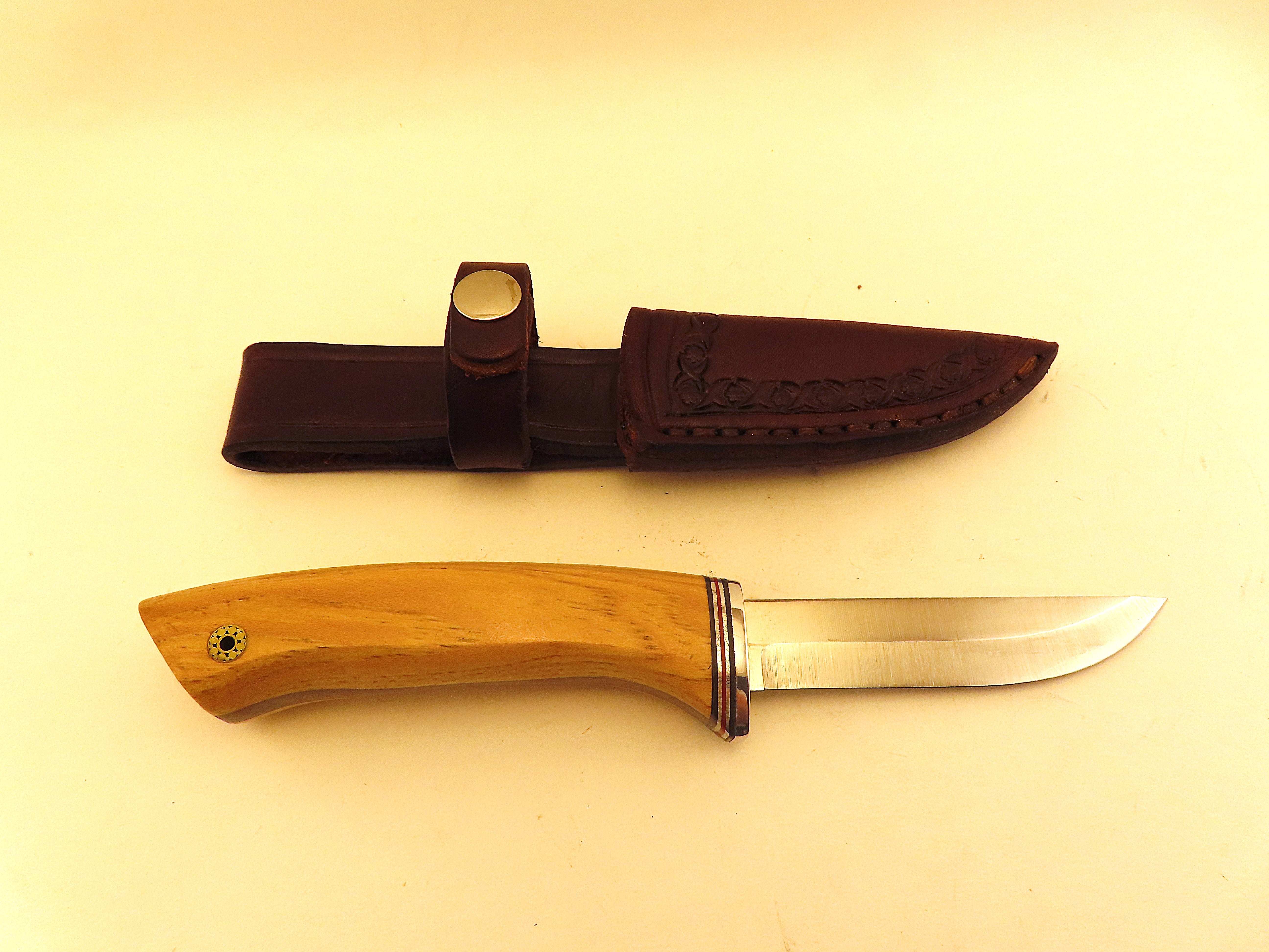 Skala Custom Knives - Lauri Carving 105 Stainless / Hickory & Walnut - #181